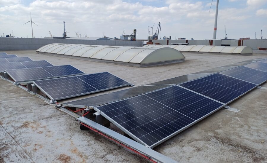Zonnepanelen bij ADR in Antwerpen, geïnstalleerd door Gebar GO