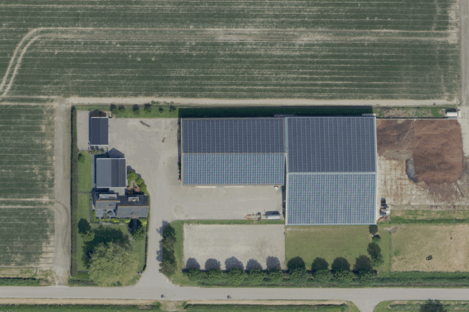 Dogterom Flowerbulbs Loods 1 – zonnepanelen geïnstalleerd door Gebar GO