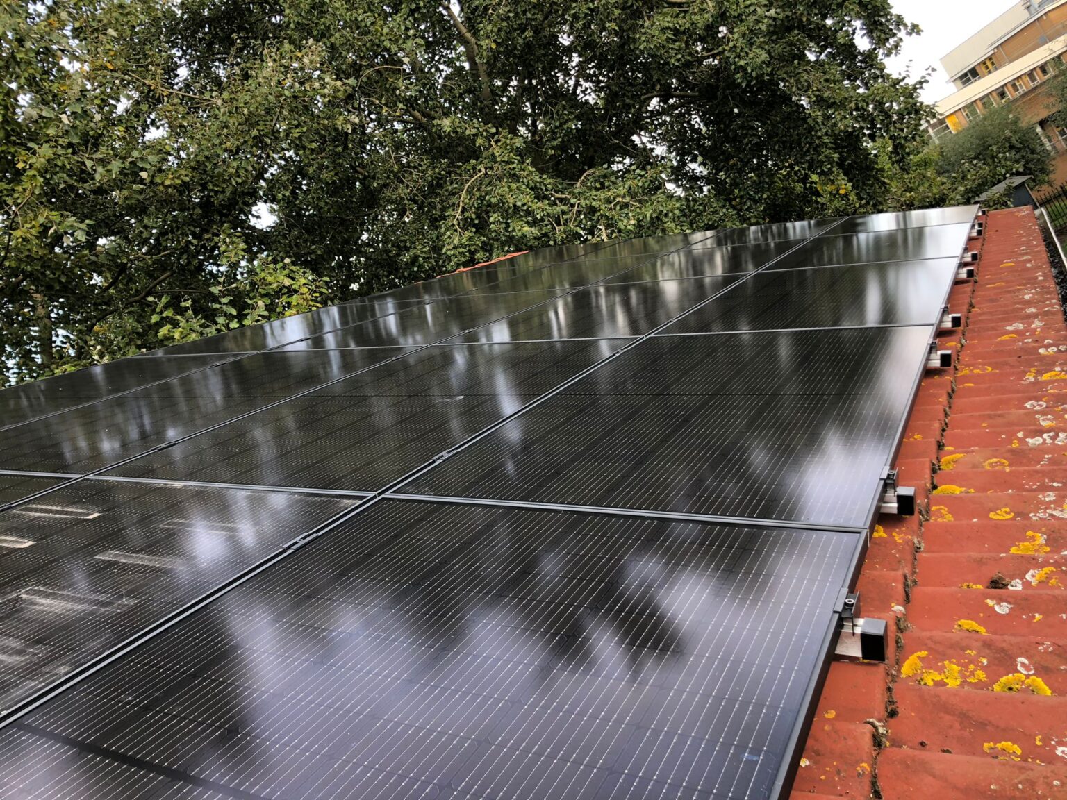 Spijkenisse – Kinderboerderij – zonnepanelen geïnstalleerd door Gebar GO