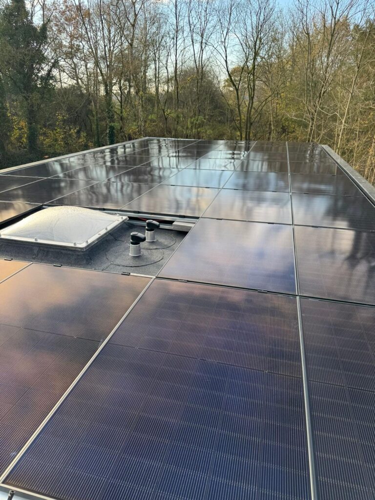 Zonnepanelen met batterijopslag in Exloo
